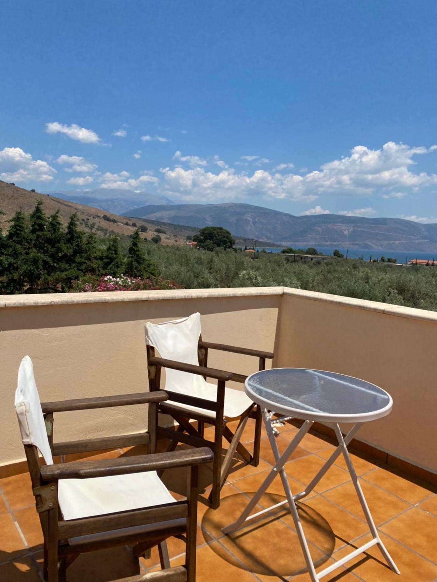 Georges Villa Galaxidi, Family, Pool And Garden Kültér fotó