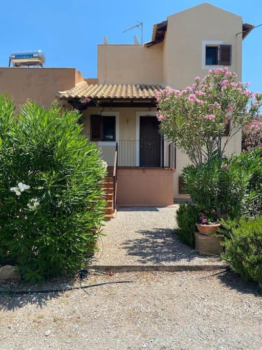 Georges Villa Galaxidi, Family, Pool And Garden Kültér fotó